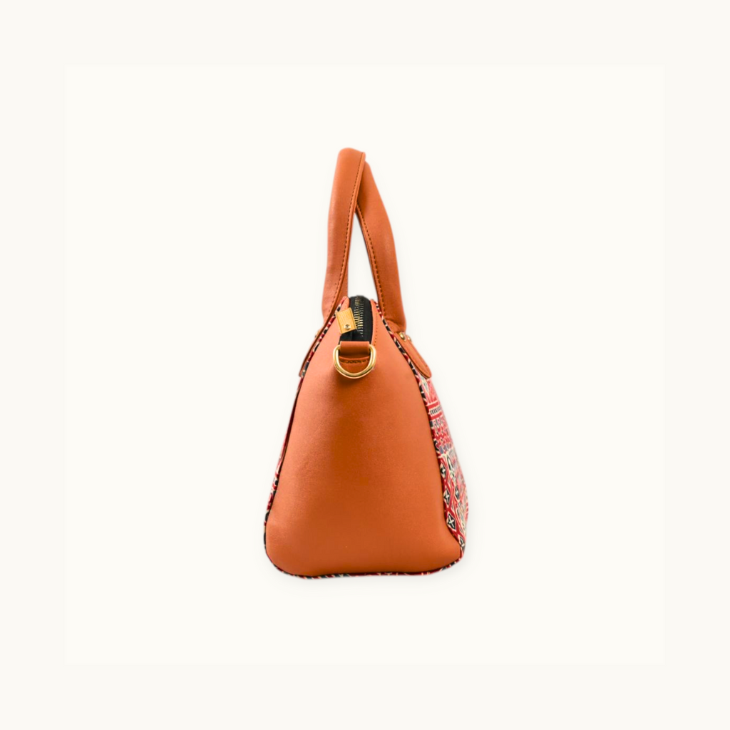 Premium And Stylish Hand Bags For Everyday Use