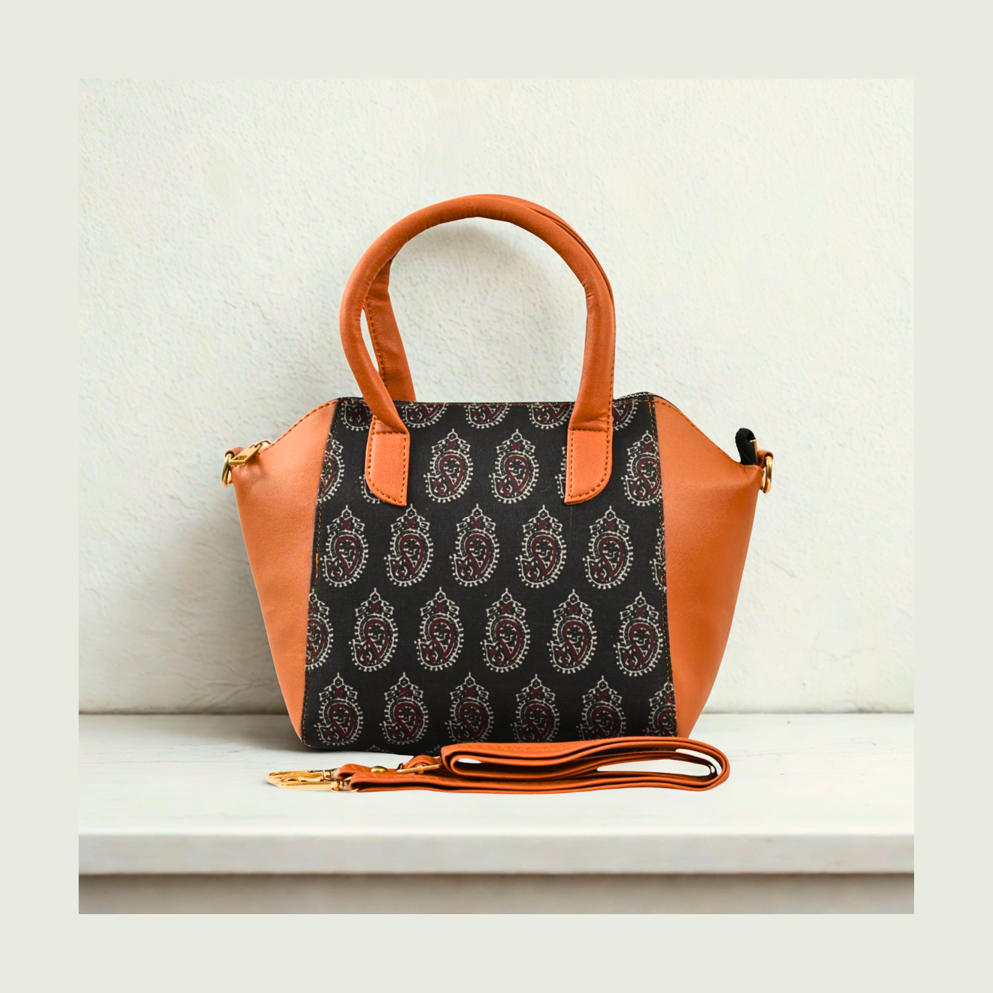 Premium And Stylish Hand Bag For Everyday Use