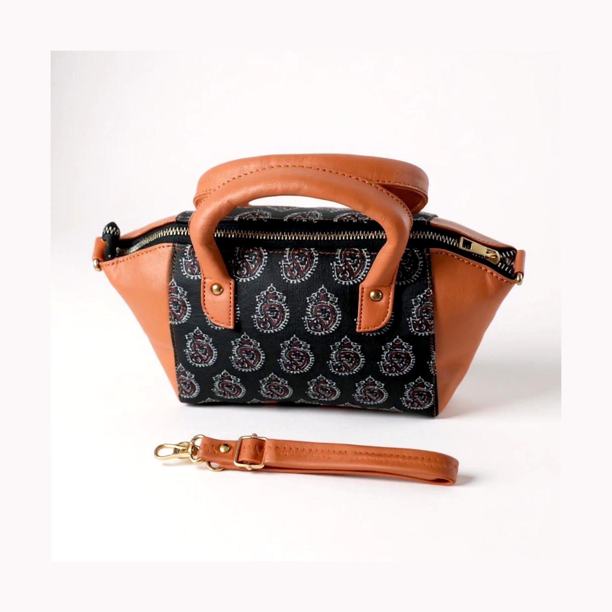 Premium And Stylish Hand Bag For Everyday Use