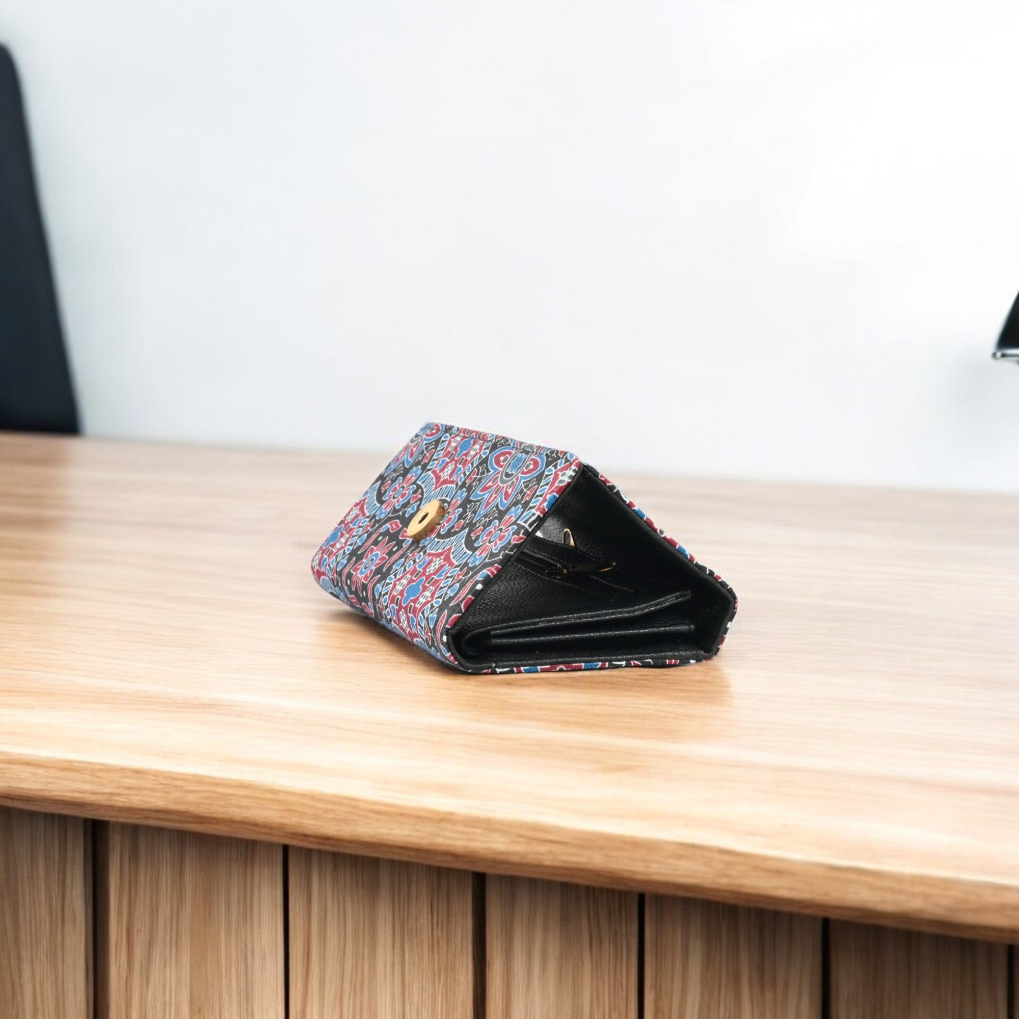 Premium Hand Wallet- Two Fold