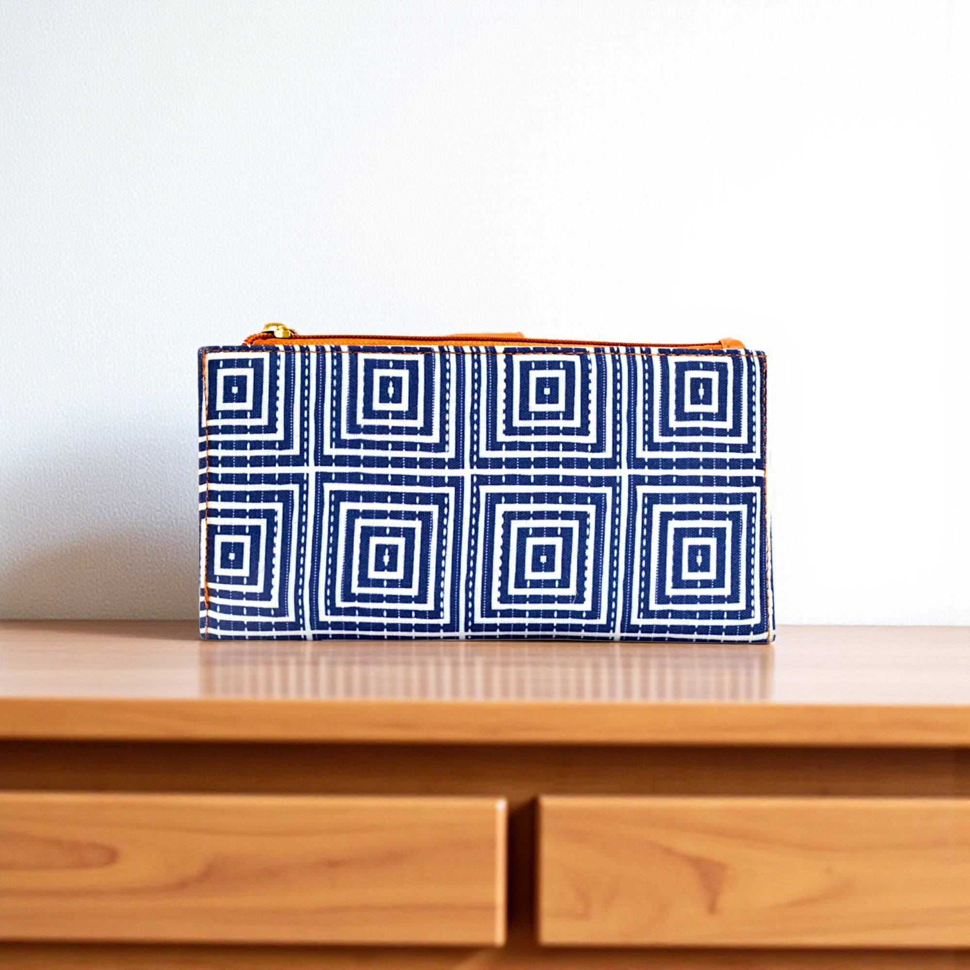 Premium And Stylish Hand Wallet For Everyday Use