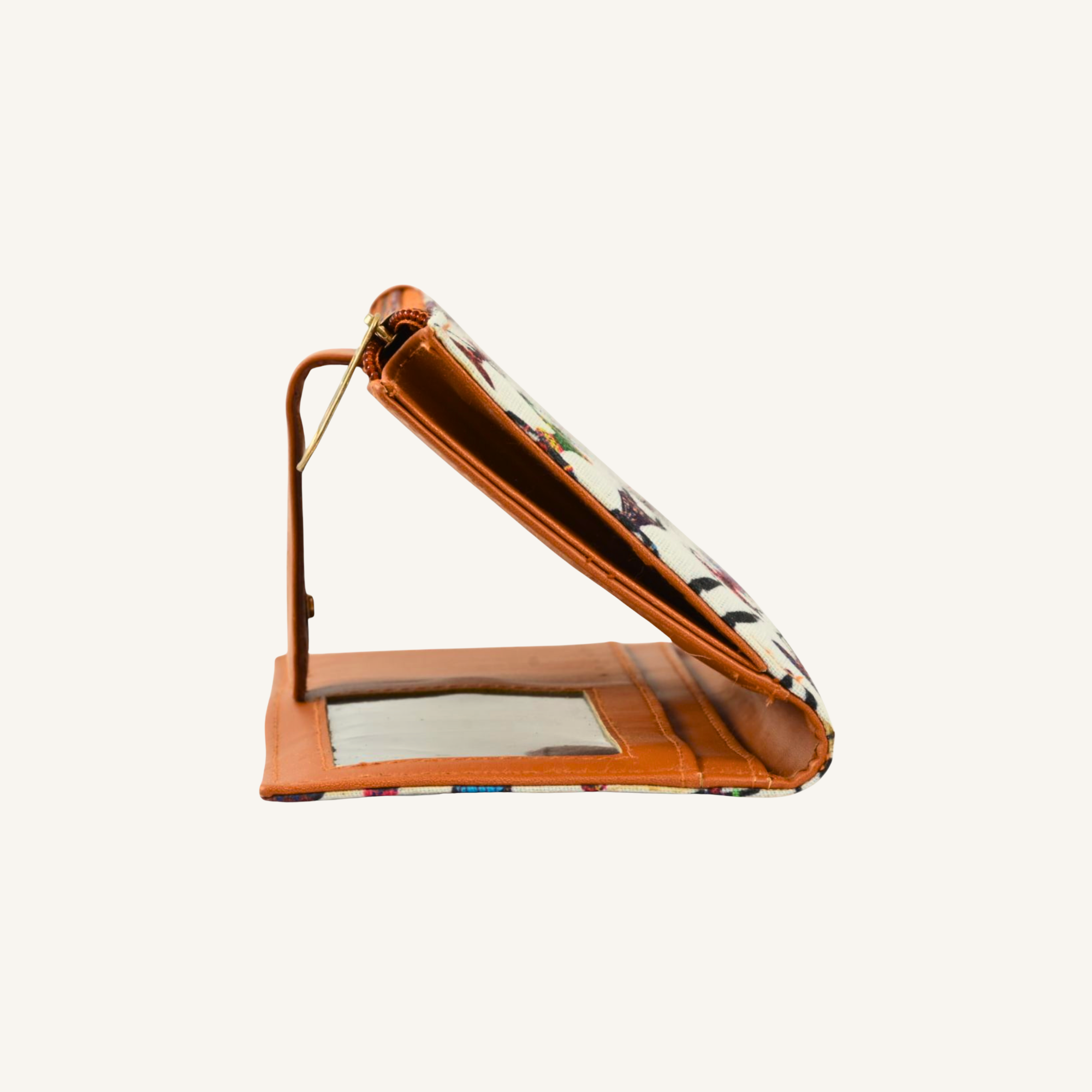 Premium And Stylish Hand Wallet For Everyday Use