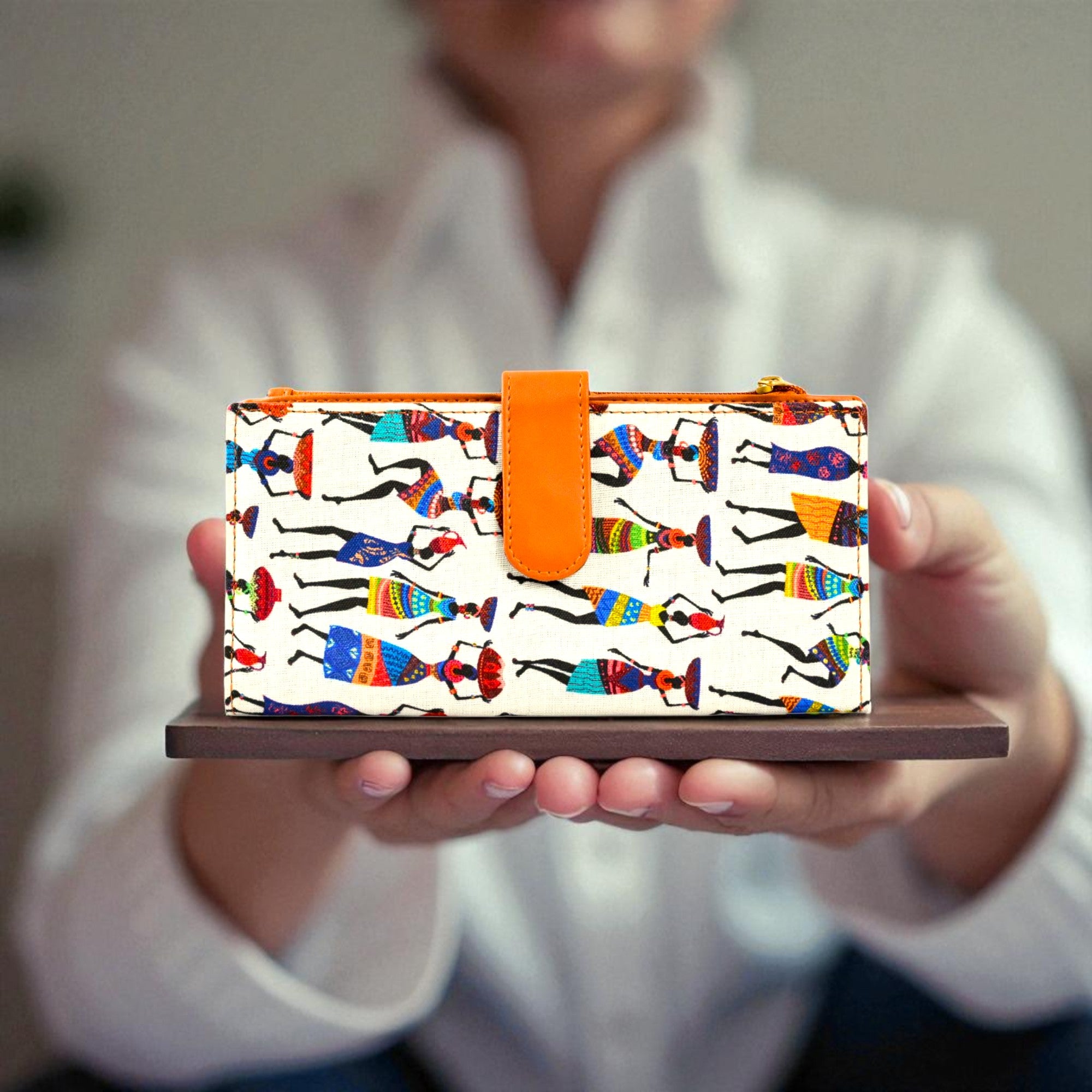 Premium And Stylish Hand Wallet For Everyday Use