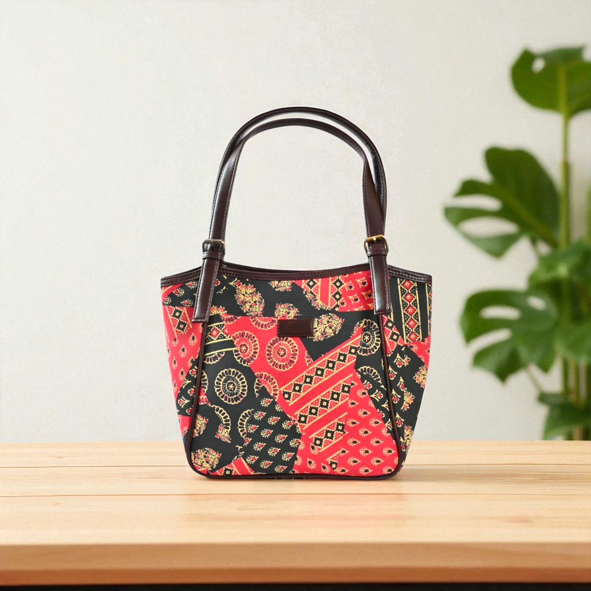 Premium And Stylish Shoulder Bag For Everyday Use