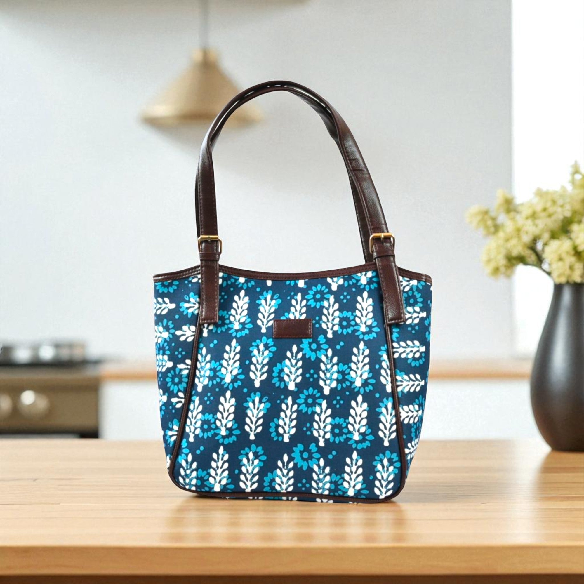 Premium And Stylish Shoulder Bag For Everyday Use