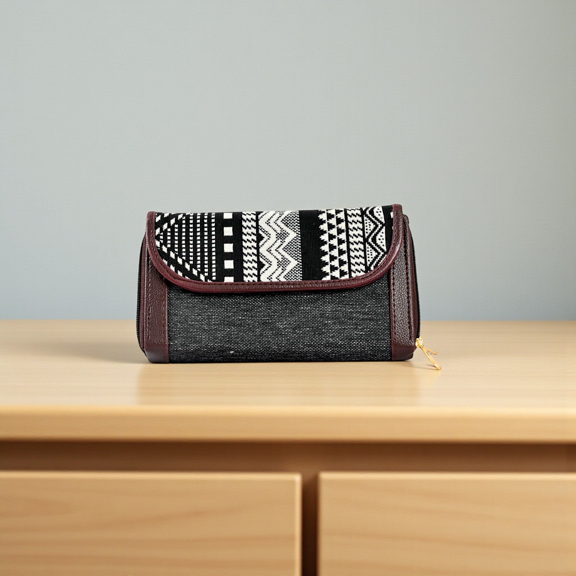 Premium And Stylish Hand Wallet For Everyday Use