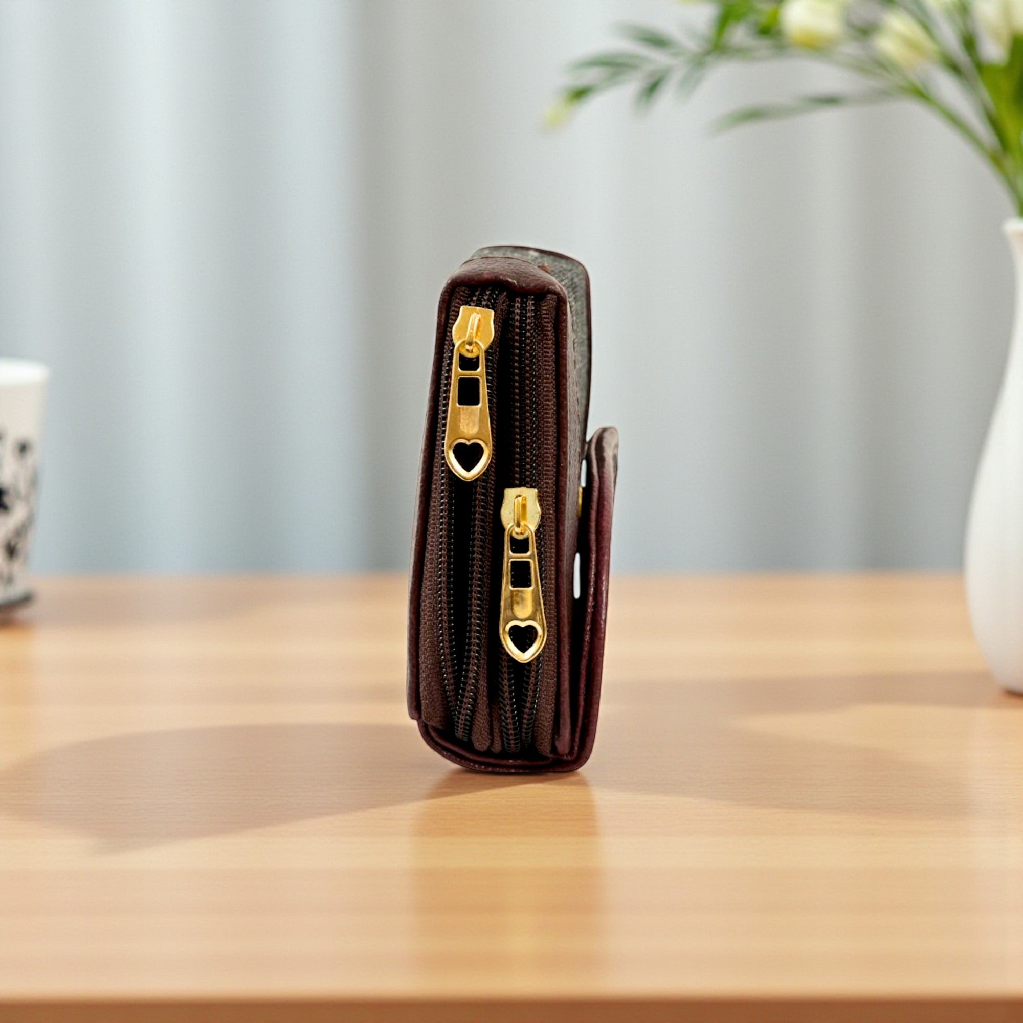 Premium And Stylish Hand Wallet For Everyday Use