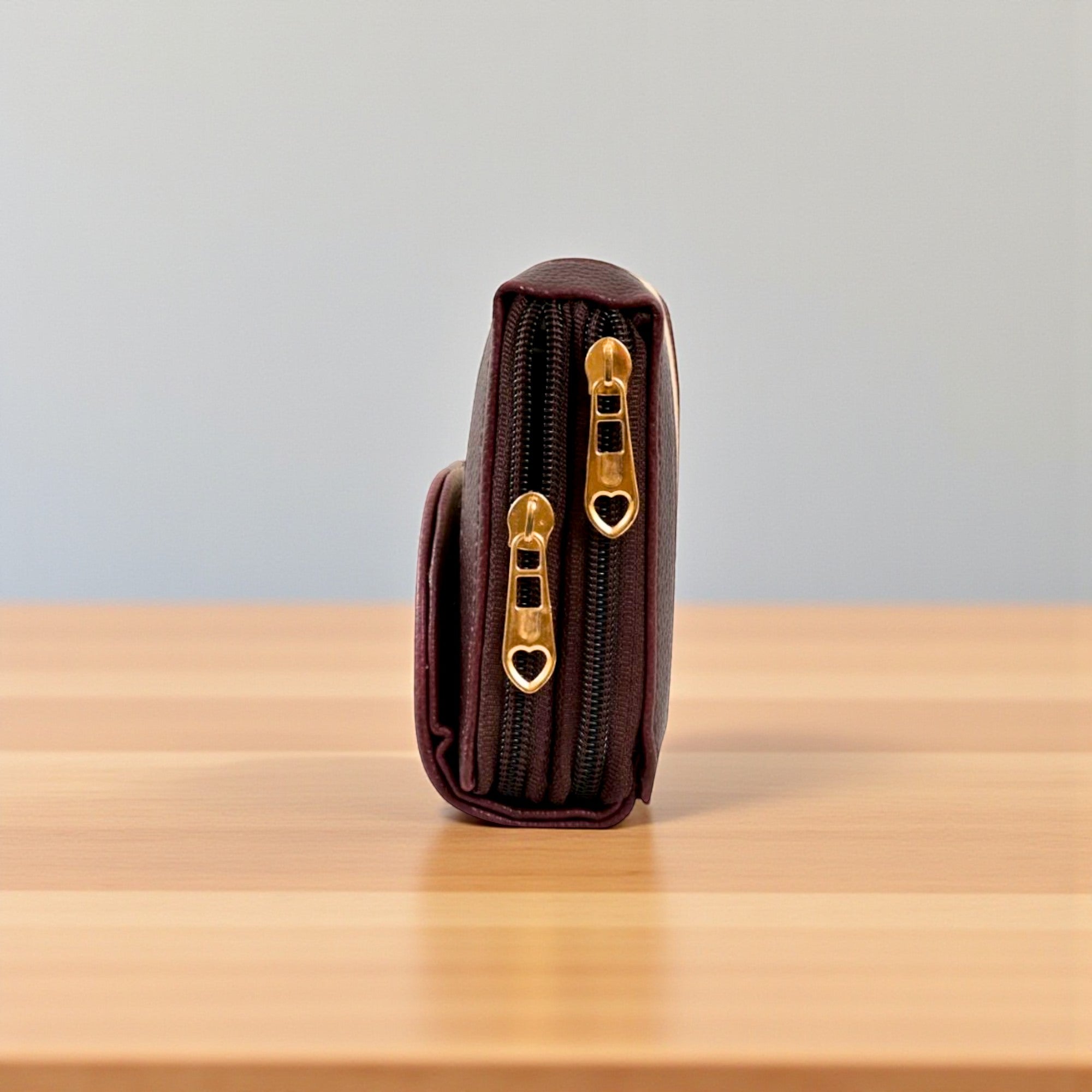 Premium And Stylish Hand Wallet For Everyday Use