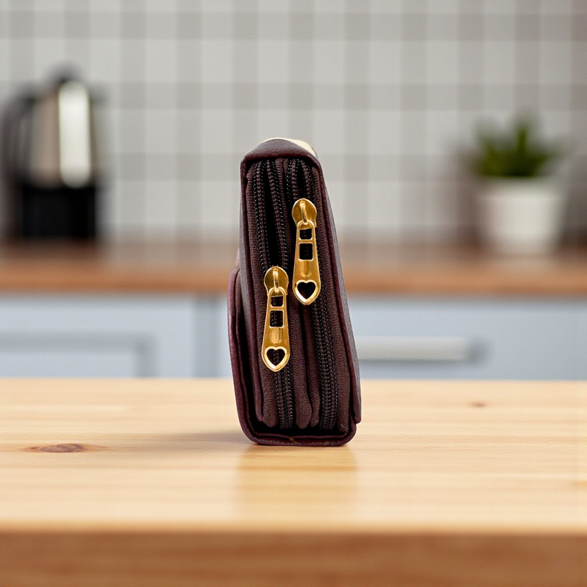Premium And Stylish Hand Wallet For Everyday Use