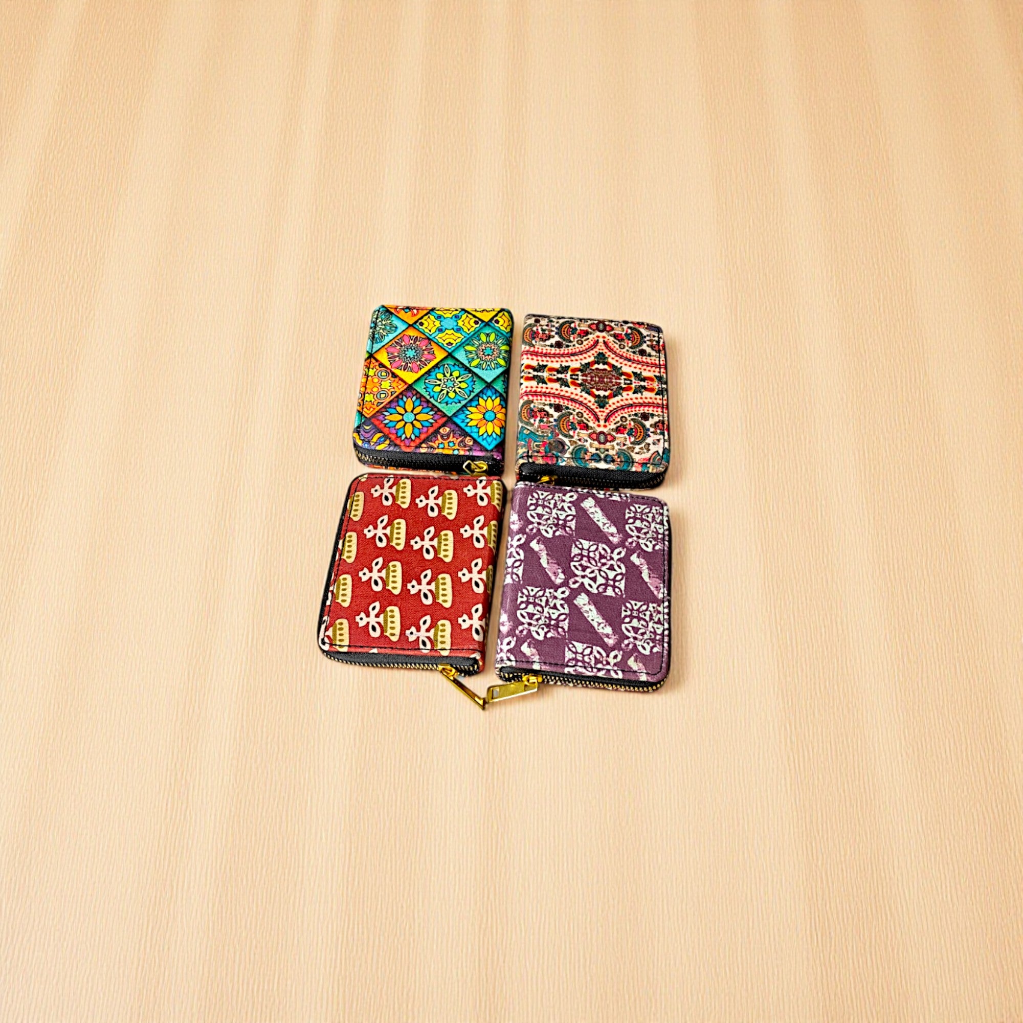 Hand Wallet - Small- With Pack of 4