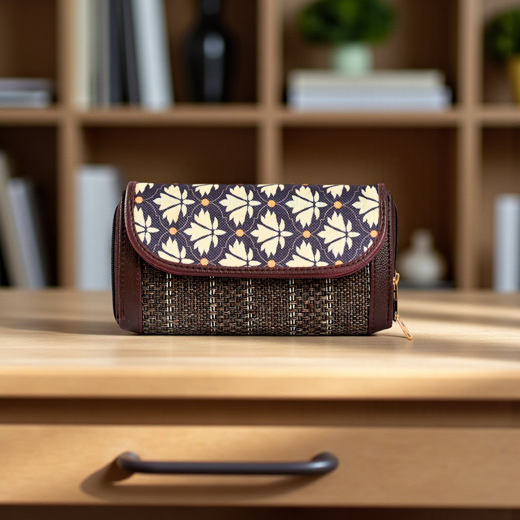 Premium And Stylish Hand Wallet For Everyday Use