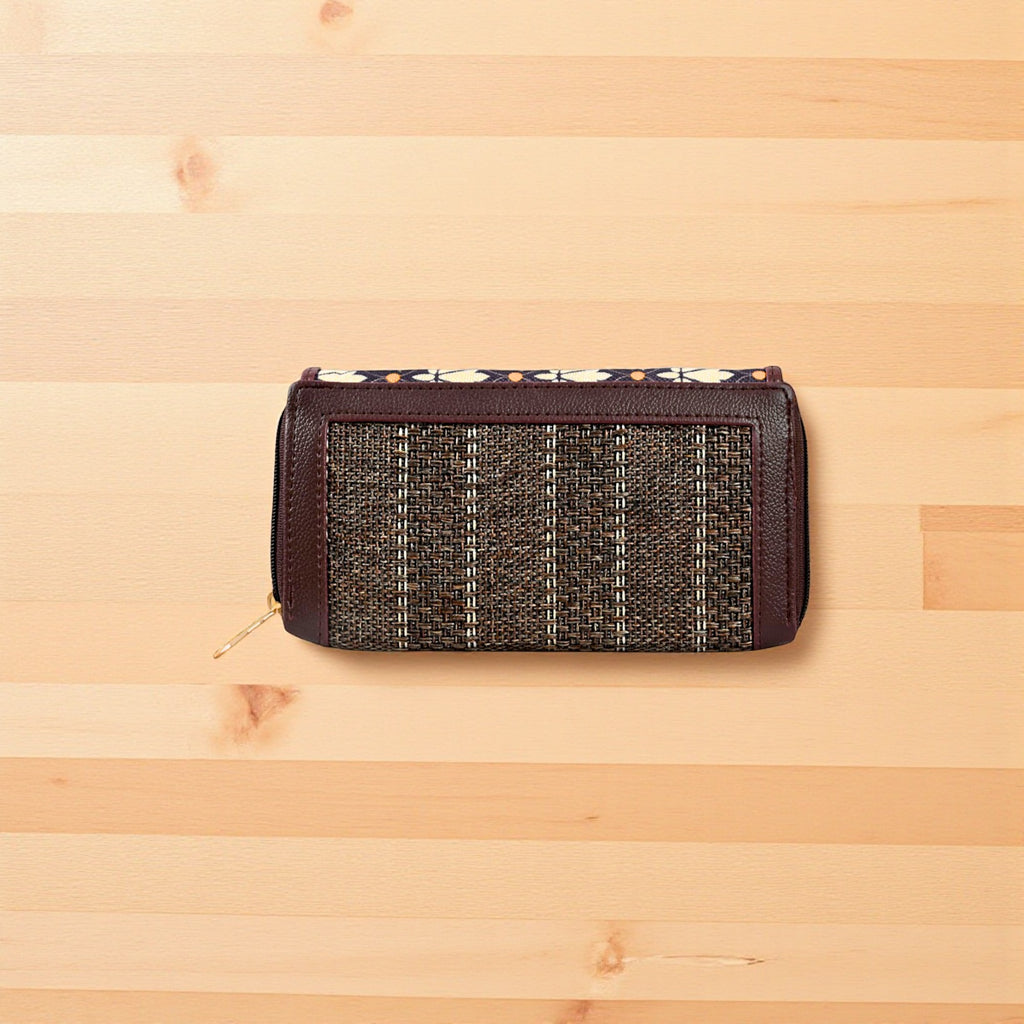 Premium And Stylish Hand Wallet For Everyday Use