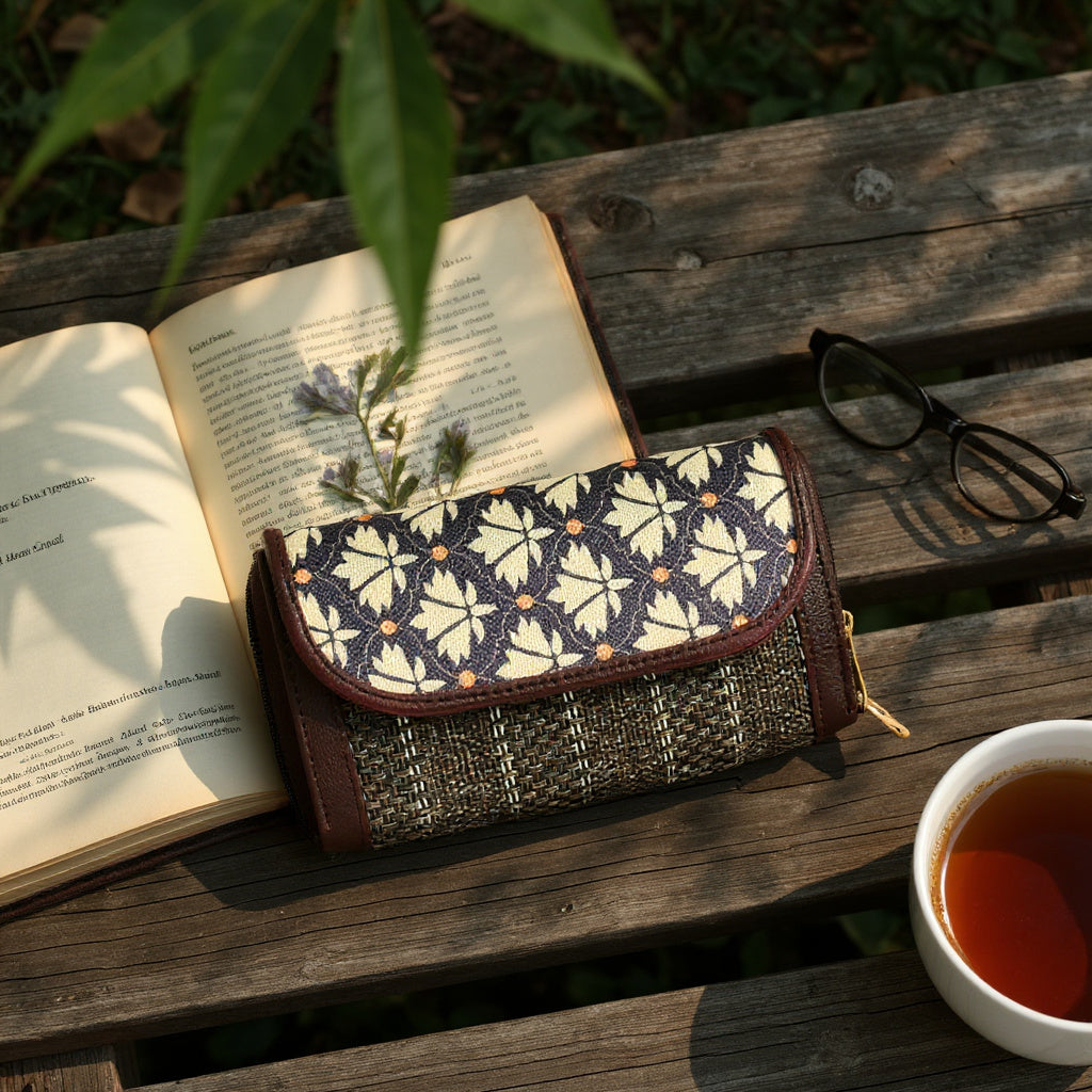Premium And Stylish Hand Wallet For Everyday Use