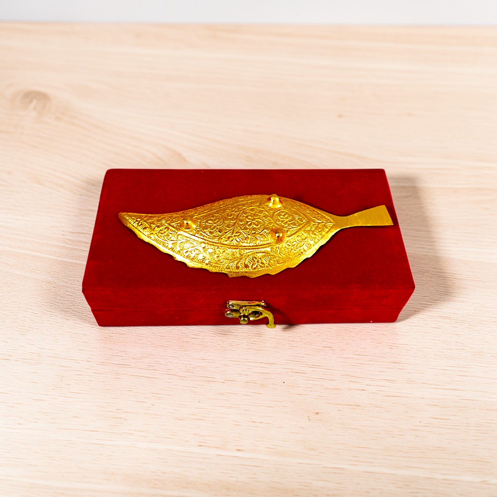 Golden Leaf Handcrafted Decorative Box – Premium Velvet Gift Case